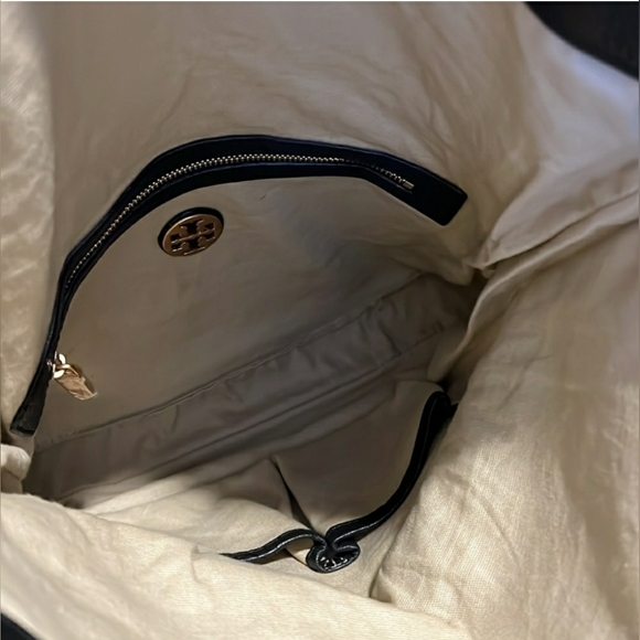 Tory Burch Designer Amalie Foldover Messenger Black Leather Crossbody Purse Bag - Picture 4 of 10